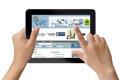 Tablet in hands PNG image    图片编号:8552