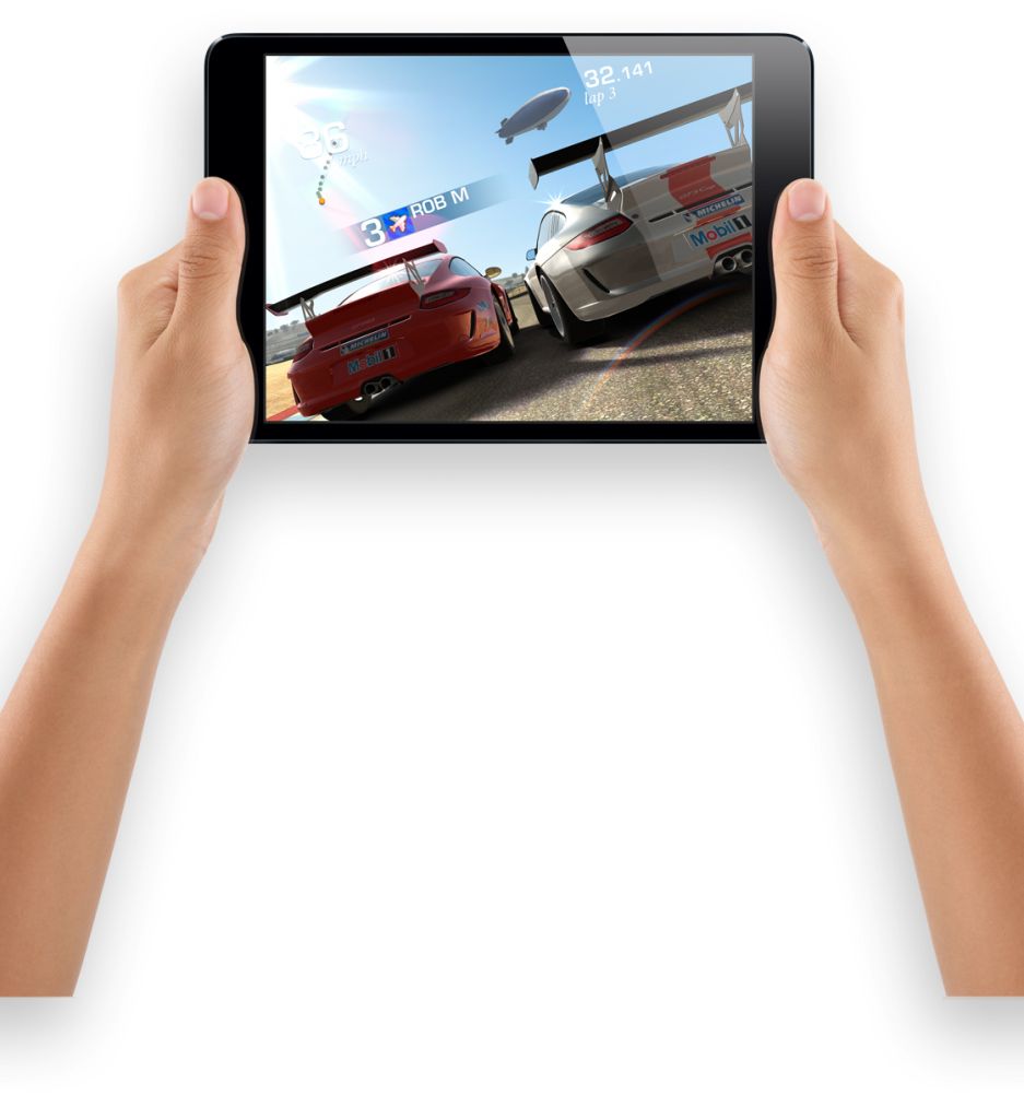 Tablet in hands PNG image    图片编号:8583