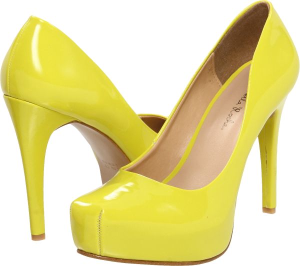 黄色女鞋PNG免抠图透明素材 16设计网编号:7450