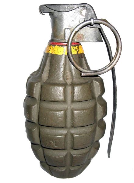 手榴弹 PNG免抠图透明素材 素材中国编号:101073